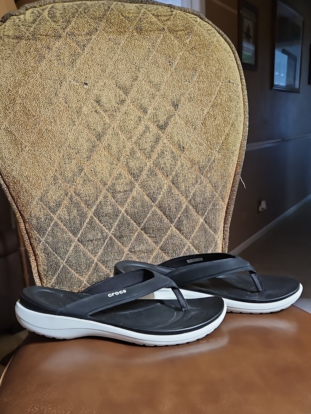 Crocs Capri V Sporty Slip On Thong Flip Flops Sandals Shoes Black White